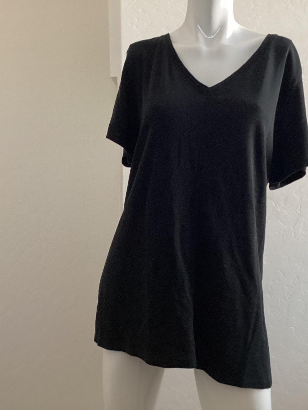 J Jill Pima Short Sleeve V-neck T-shirt, black, size XL, NEW WITHOUT TAGS